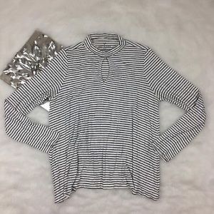 American Eagle Soft & Sexy Keyhole Long Sleeve Top